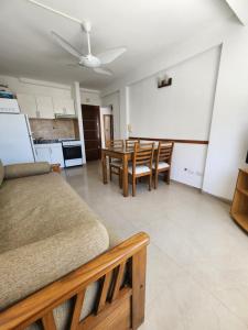 Marejada pleno centro, a una cuadra del mar