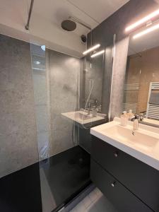 Ski in-ski out-in the centre of Oz Station - Les Myrtilles