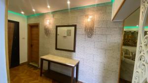 شقه علي كورنيش النيل تري الاهرامات