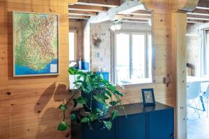 Chalets Chalet Veyrier, 900m du pied des pistes de ski : photos des chambres