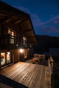 Chalets Chalet Veyrier, 900m du pied des pistes de ski : photos des chambres