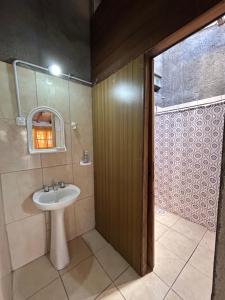 Andes Sol y río cabañas vacacionales en la montaña mendoza