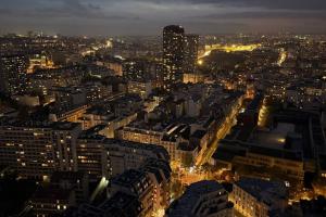Nice Apartment with amazing view of Paris with private Parking
