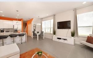 3 bedrooms pool home Retreat Close to Disney