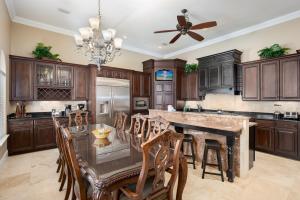 Steps to Beach, Community Pool Hot Tub Destin