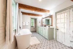 Erie Canal Suite - The Mohawk Valley House