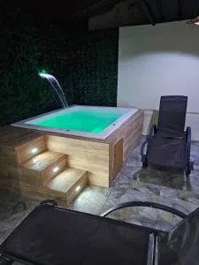 vista a toda la ciudad y montaña - Las Flores