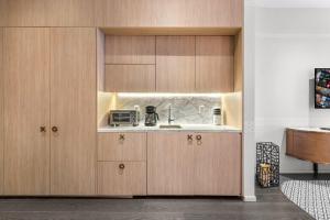 Luxury King Suite W City view at SLS Brickell