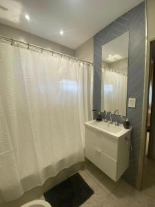 amplio y moderno dpto -zona poncho verde