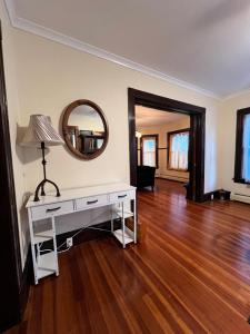 Holyoke House Oasis - Calm Trips