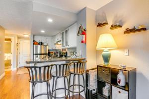 Romantic Ski Haven with Balcony Brian Head Studio