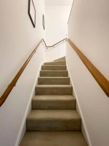 Central Luxury Peaceful Home With Driveway Parking - Cambridge Homehost