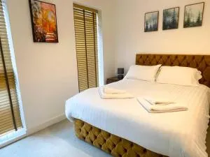 Central Luxury Peaceful Home With Driveway Parking - Cambridge Homehost - Milton