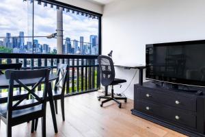 Bright & Comfortable 1BR in West Melbourne