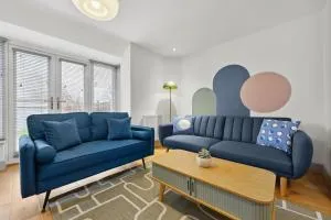 NEC Birmingham Airport Modern Village Retreat, Sleeps 7, Free Parking - Hampton in Arden