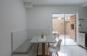 2 suítes e churrasqueira a 500m da Praia do Sul