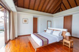 2 Bedrooms ocean View entire villa with infinity pool