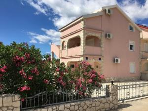 Apartments by the sea Mandre, Pag - 6507 