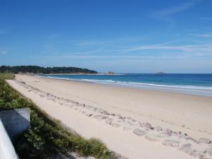 Maisons de vacances Beautiful holiday home with large garden in Brittany 1 km from the beach : photos des chambres