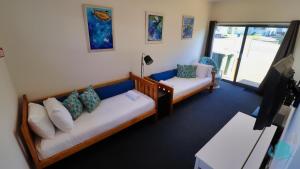 Longshore Drift - metres to Blacksmiths Beach