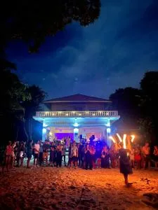 Lovesick Hostel & Sports Bar Mpai Bay - 高龙撒冷岛