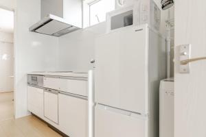 EXPO 22 min,24 min to MINAMI-Namba-Dotonbori,Shinsaibashi,AMERICAMURA,Grand Kagetsu,26 min to MINAMI-Nippombashi-Kuromon Market,National Bunraku,13 min to NISHI-Osakako-KAIYUKAN,Santa Maria,LEGOLAND,Tempozan Ferris,Tempozan Marketplace,Park