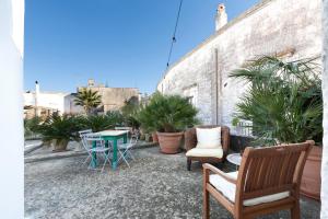 Dimora Santi-Mancuso by BarbarHouse