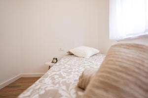 Apartments with parking space Zadar - 23478