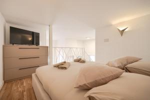 Apartments with parking space Zadar - 23478