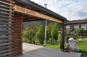 Holiday Home Hisa Gusta