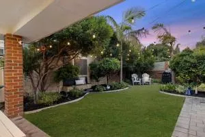 Town Central, walk to the beach - Geographe