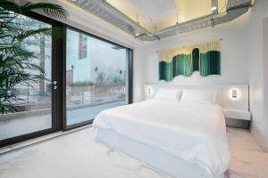 F9 Tailored Service Home near Hongik Univ Station