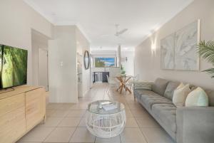 Little Palm- 2 Bedroom Tropical Escape