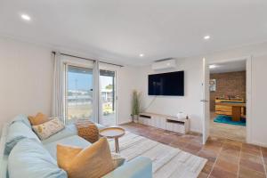 The Beach House 64 Neighbour Ave Goolwa Beach - No Linen Included