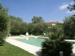 Maisons de vacances Beautiful Holiday Home in Murviel l s B ziers with Pool : photos des chambres