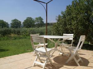 Maisons de vacances Beautiful Holiday Home in Murviel l s B ziers with Pool : photos des chambres