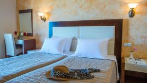 Twin Room with Mountain View room in Philoxenia