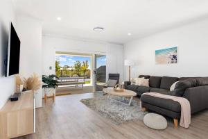 Newly Built Luxury Modern Home