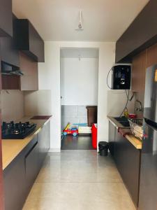 White breeze 3bhk flexigo stays