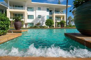 Karon Seaview Beachfront - 2 BR Apartment At Paradox Residence