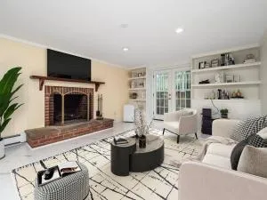 New Canaan's Downtown Retreat - Weston