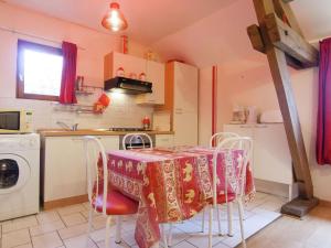 Maisons de vacances Cozy Cottage in Bourgnac with bubble bath : photos des chambres