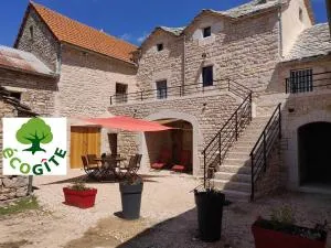 Ecogite de l'adonis - 巴尔谢日