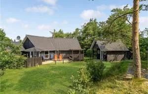 Three-Bedroom Holiday Home In Skjern - Karsbæk