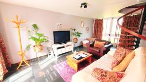 Cader Mountain View Cottage with Hot Tub in Snowdonia