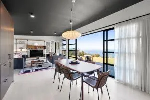 The Outlook on Mount Louis - 1 Bedroom - Stunning Views - Killora