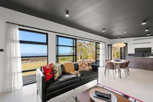 The Outlook on Mount Louis - 1 Bedroom - Stunning Views