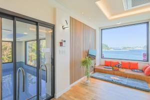 Geoje Dream Angel Pool Villa