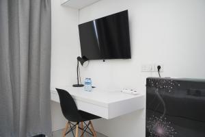 Nice and Restful Studio Sky House BSD Apartment By Travelio