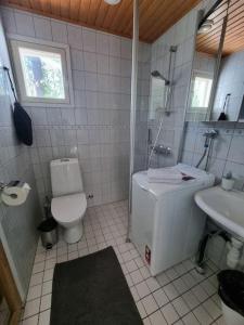 Huvila saunalla ja paljulla Korpilammen rannalla